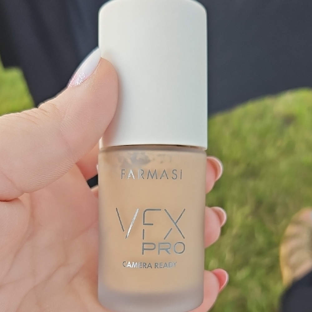 Farmasi VFX Pro Foundation - Neutral Tone Shade #17